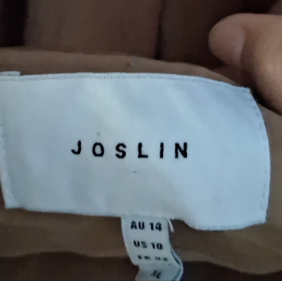 Elegant Tan Sleeveless Dress - Picture 5 of 5